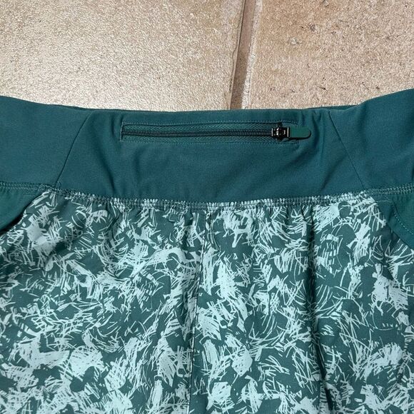 Under Armour Women’s Teal Green Athletic Running Shorts - Picture 4 of 6